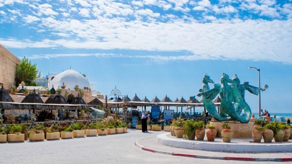 hammamet-cafe-sidi-boudid-et-les-3-sirenes-1024×461